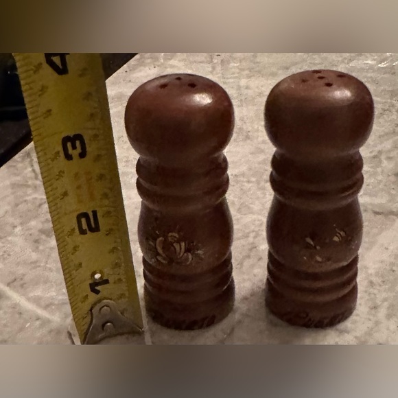 Vintage PUERTO Wooden Salt & Pepper Shaker Set - Picture 5 of 6